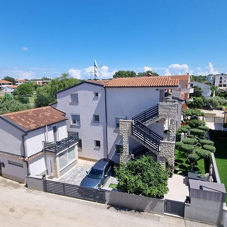 Apartment Denis Медулин Екстериор снимка