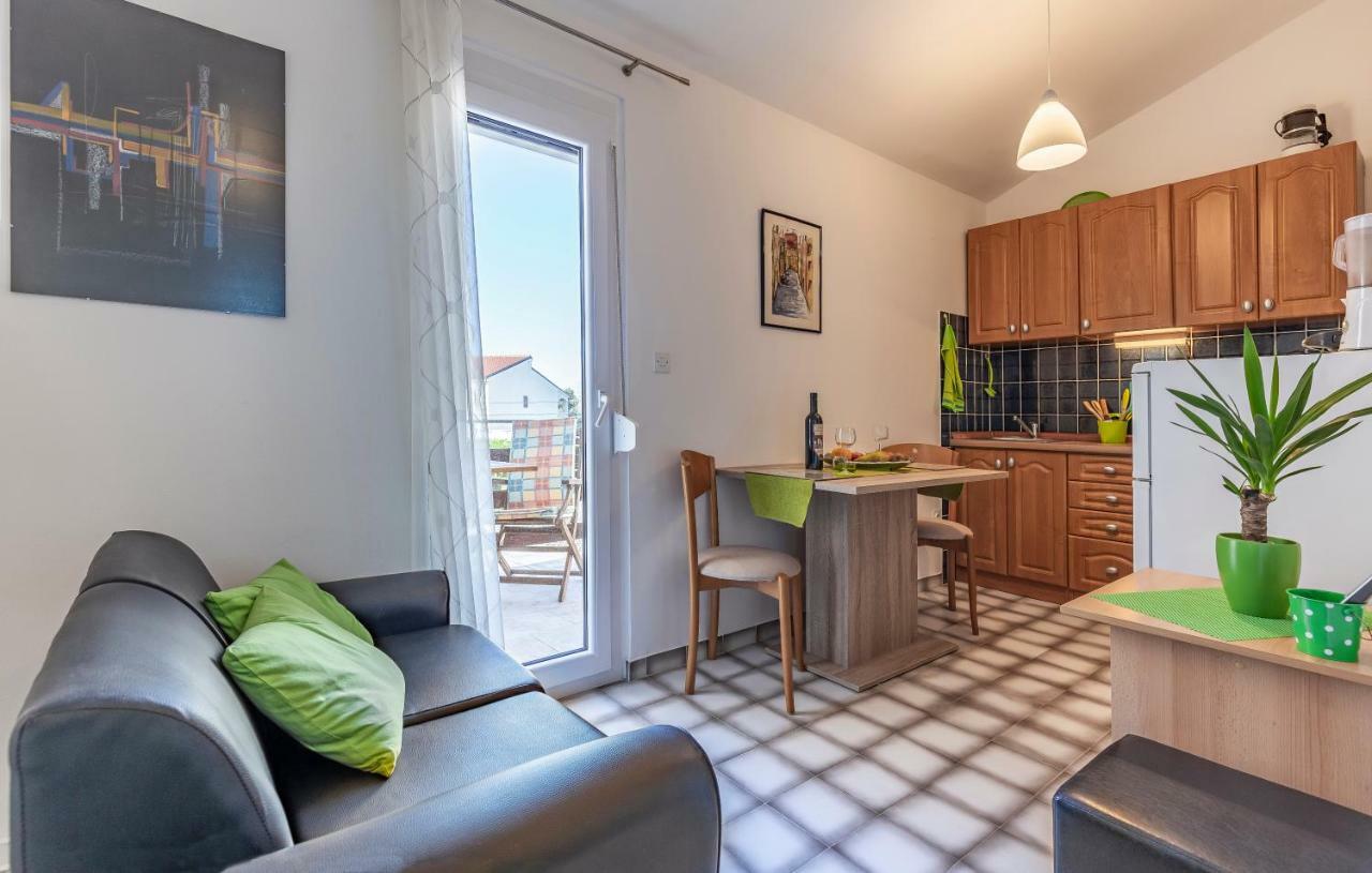 Apartment Denis Медулин Екстериор снимка