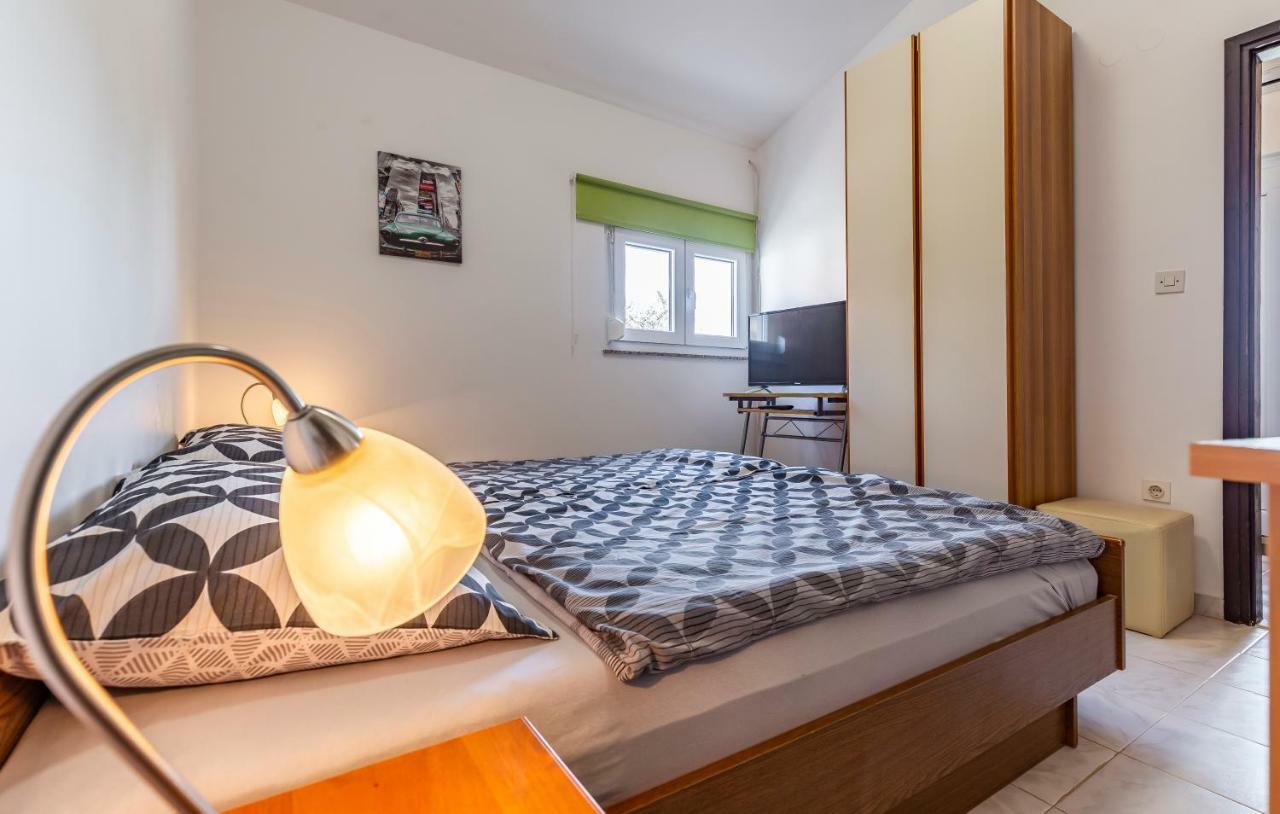Apartment Denis Медулин Екстериор снимка