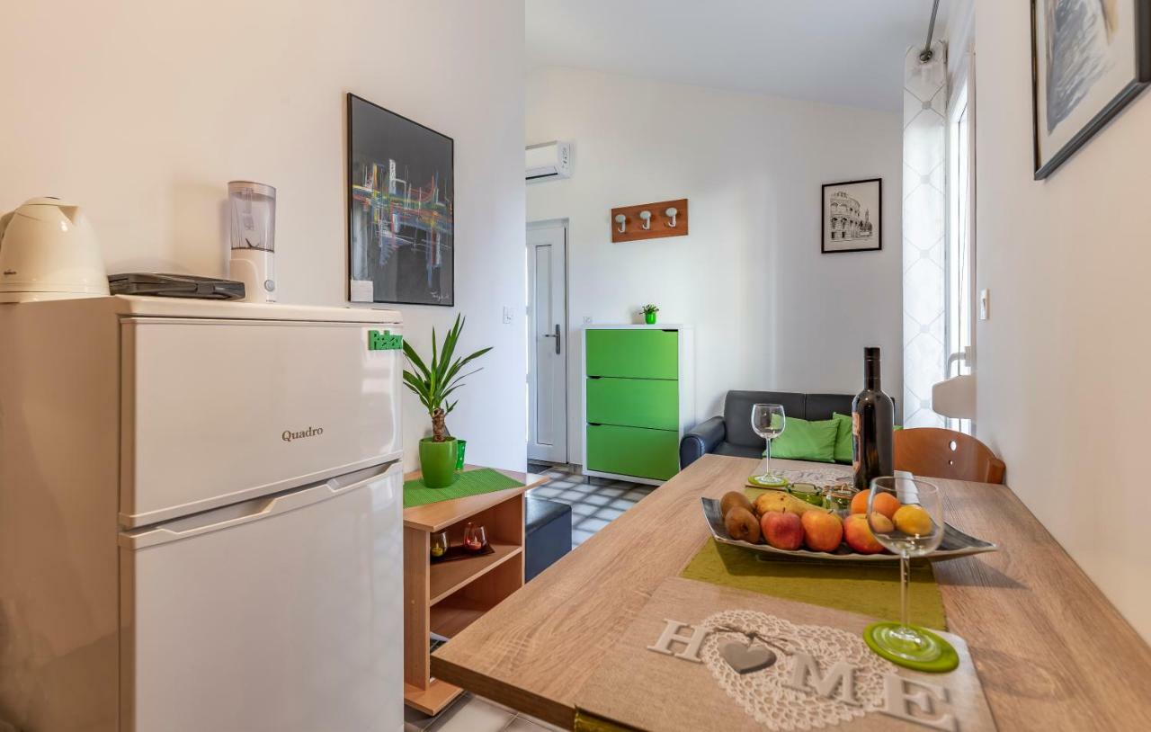 Apartment Denis Медулин Екстериор снимка