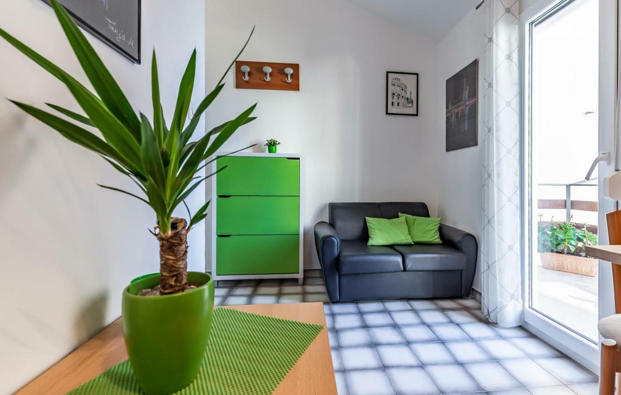 Apartment Denis Медулин Екстериор снимка