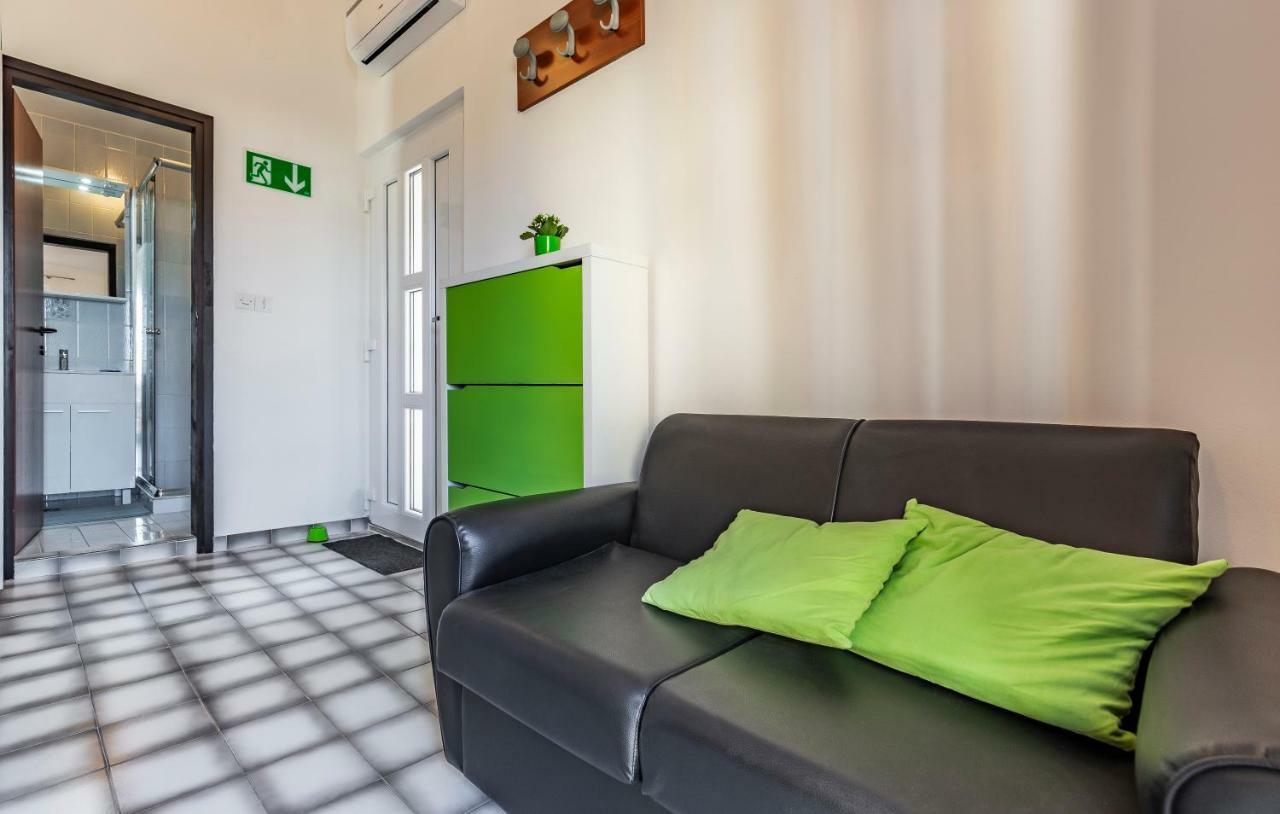 Apartment Denis Медулин Екстериор снимка